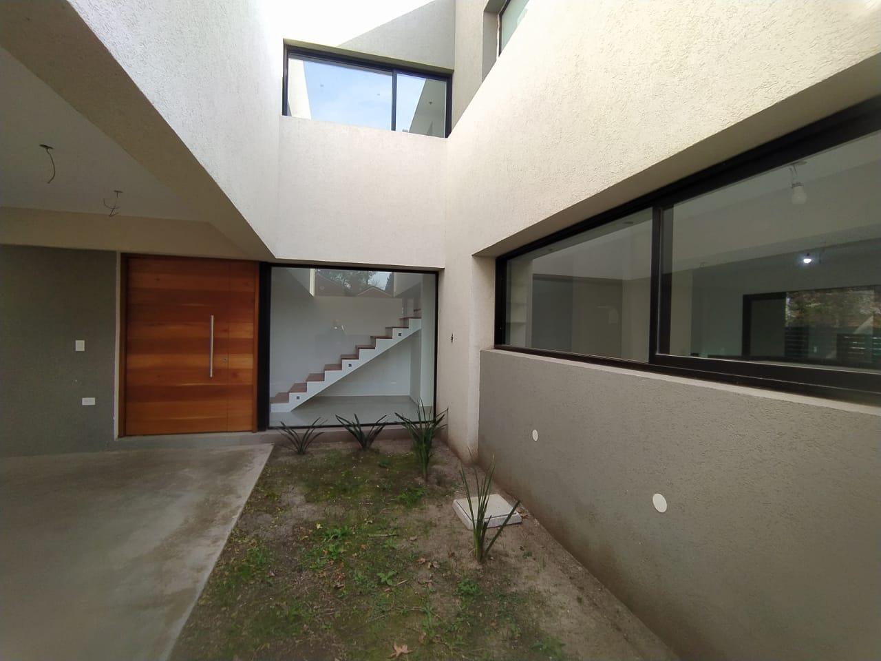 Propiedad de excelente calidad en zona residencial Los Troncos