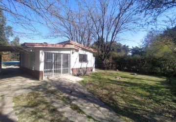 Chalet en San Miguel al 200 –  Roldan.