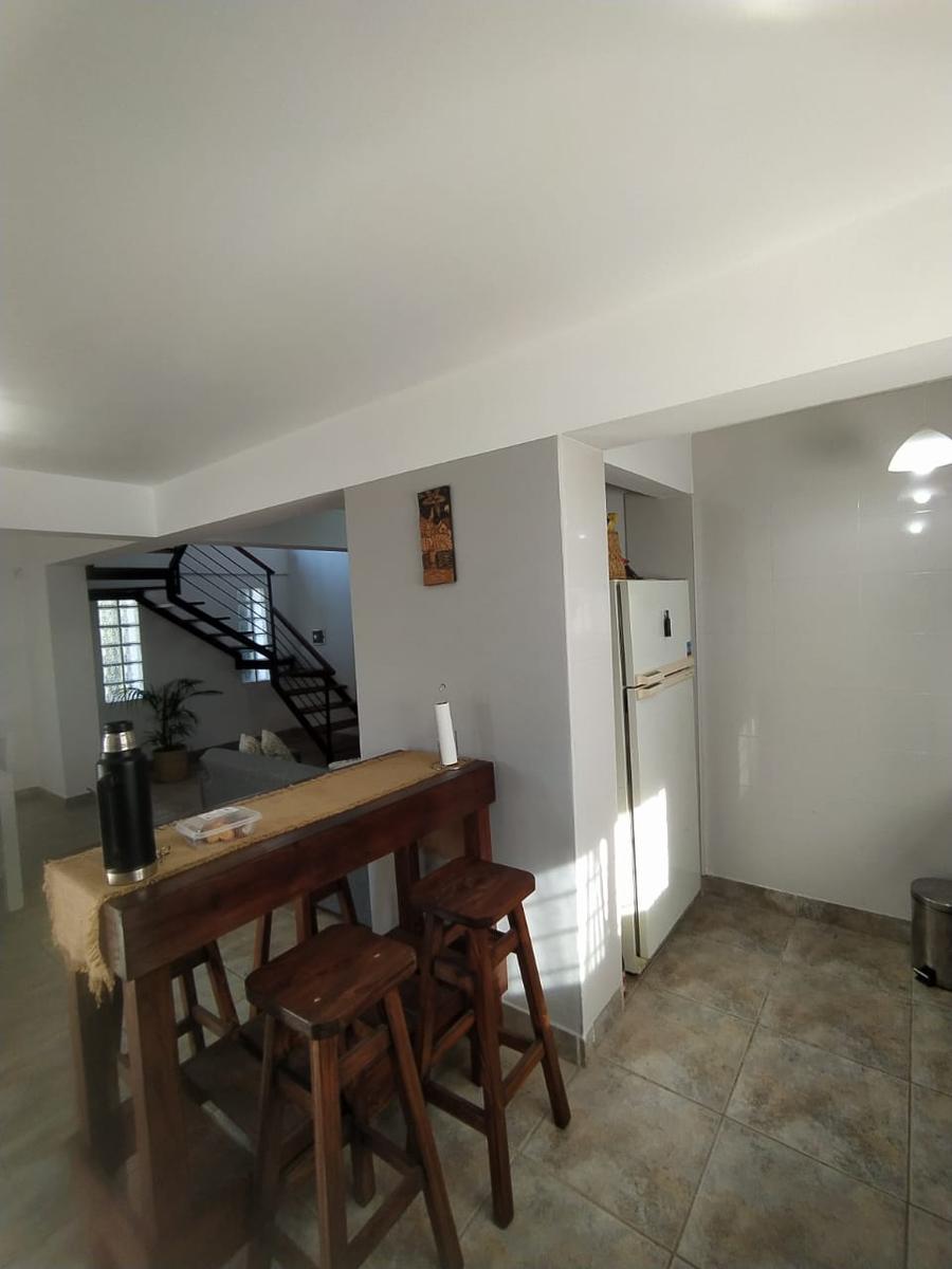 Chalet por calle San Bernardo al 100 – Roldan