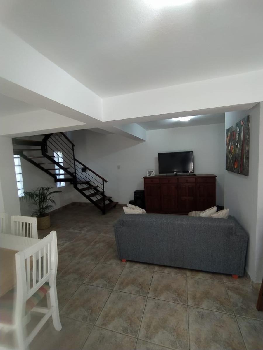 Chalet por calle San Bernardo al 100 – Roldan