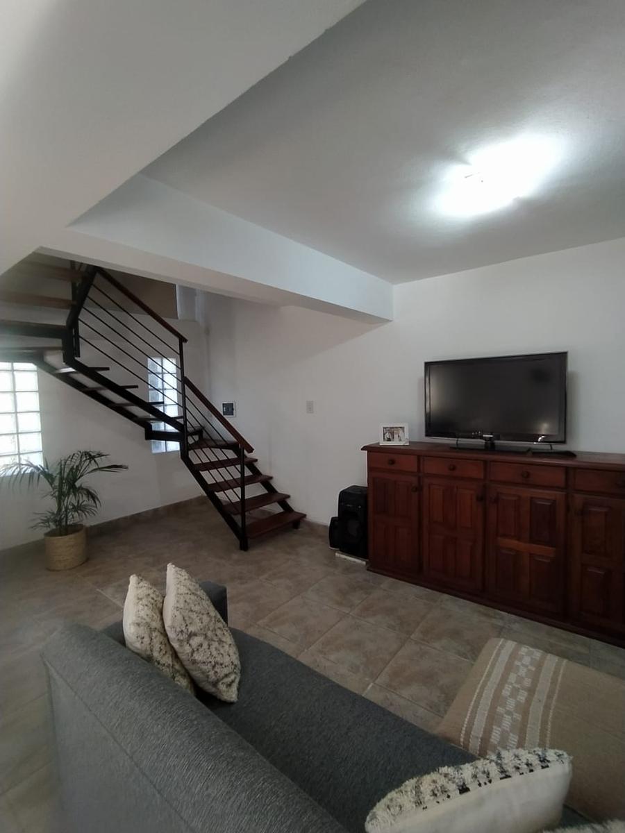 Chalet por calle San Bernardo al 100 – Roldan