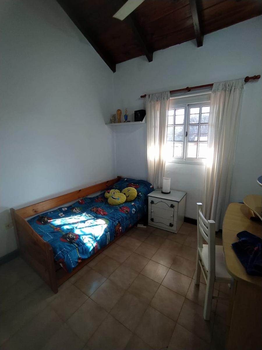 Chalet por calle San Bernardo al 100 – Roldan