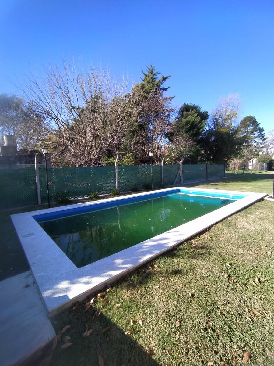 Chalet por calle San Bernardo al 100 – Roldan