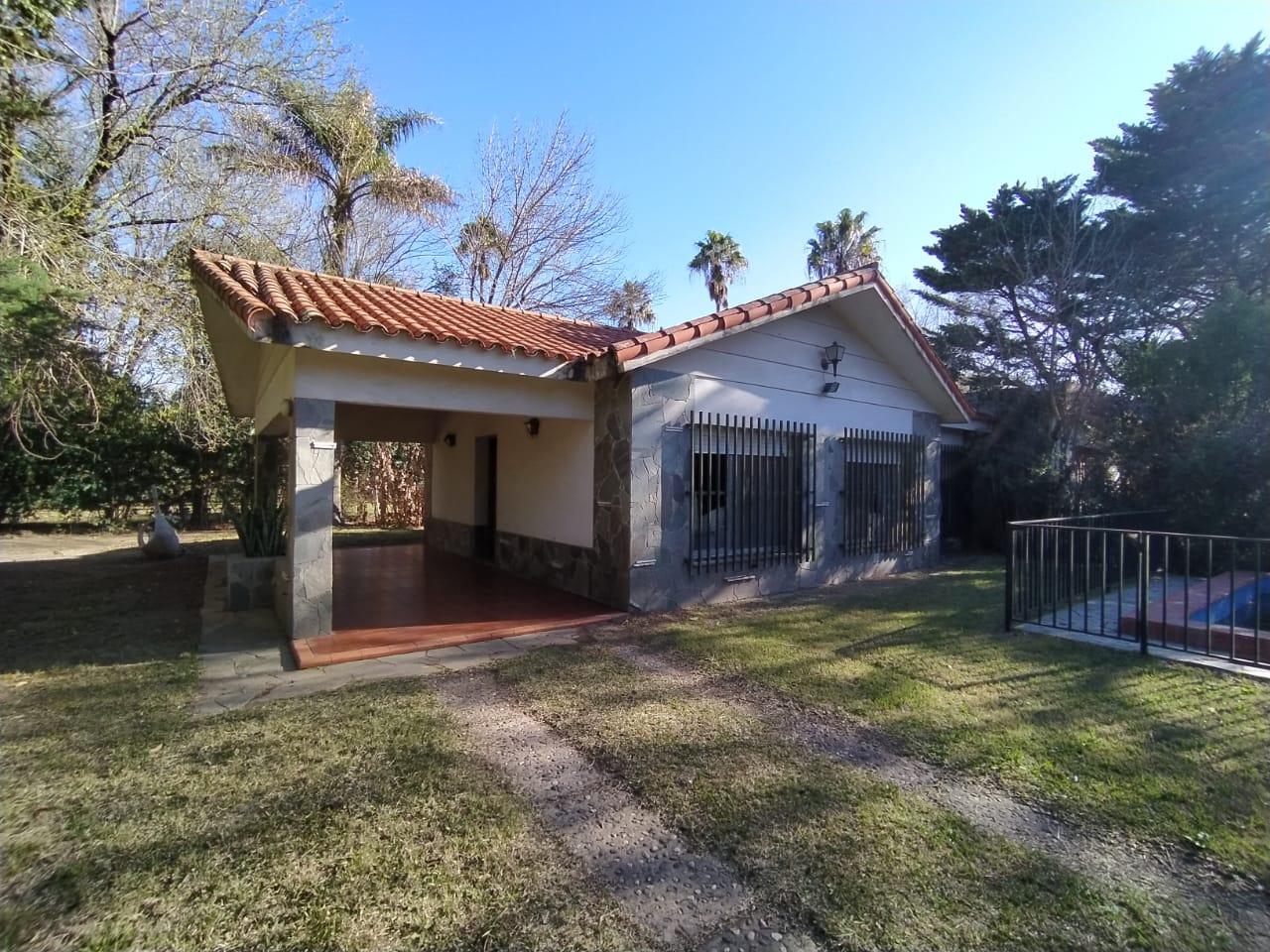 Chalet de estilo en Los Troncos Gdor. Vera al 2200