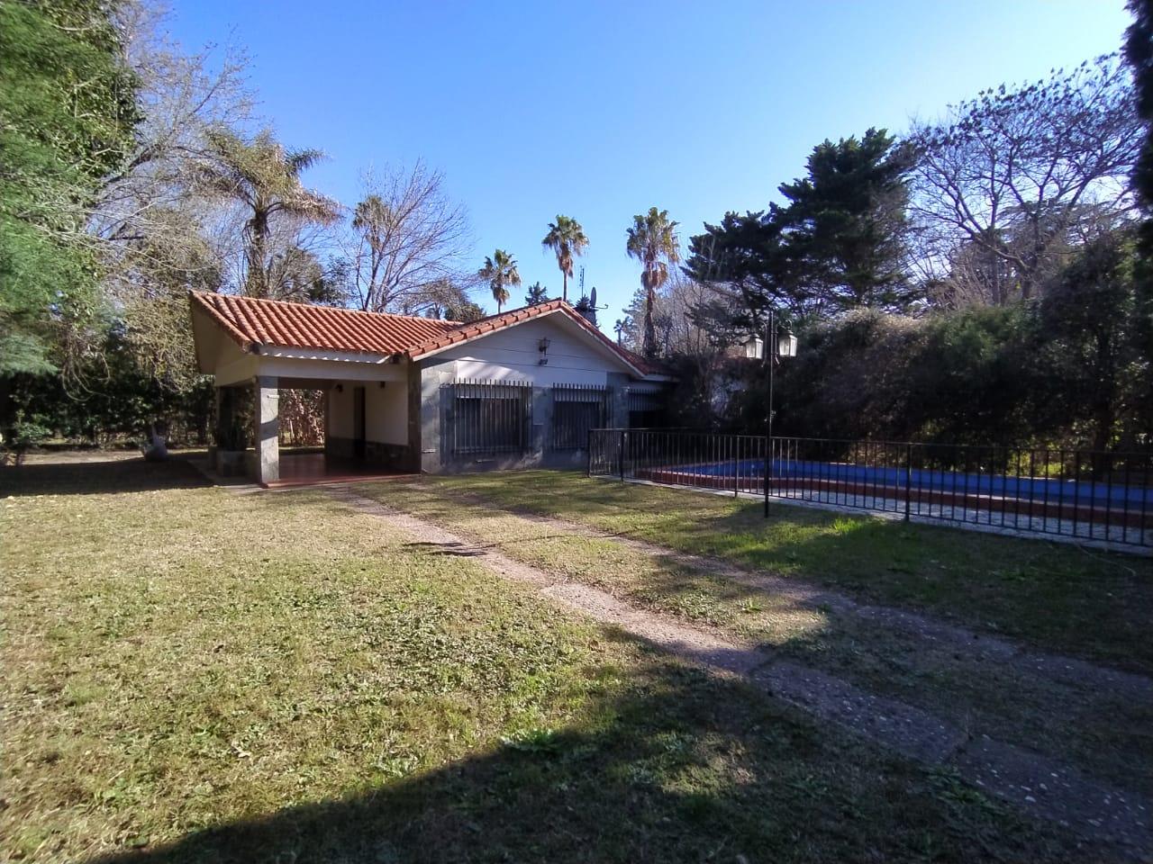 Chalet de estilo en Los Troncos Gdor. Vera al 2200