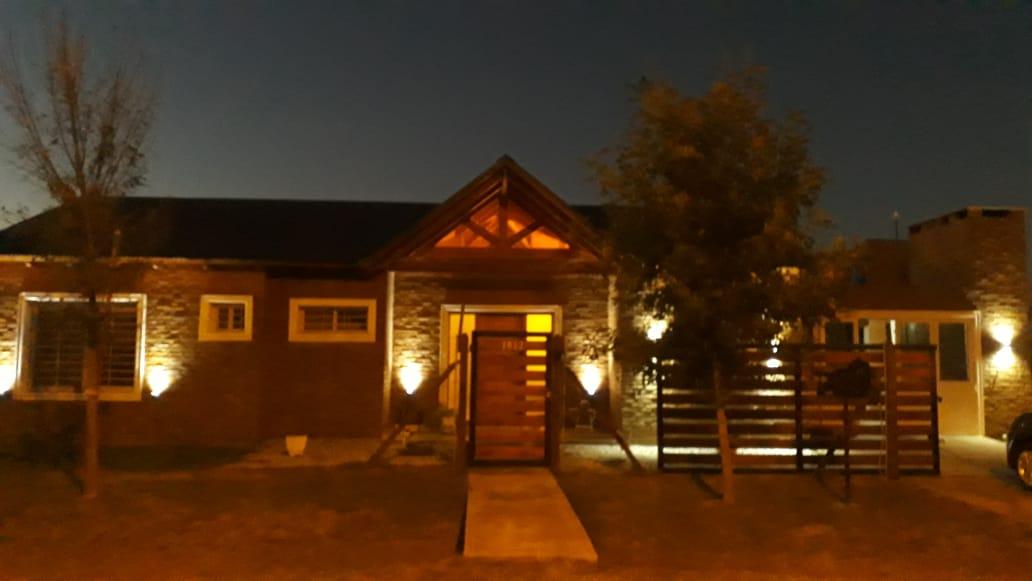 Chalet en Funes Norte – Luciano Molinas  al 1800