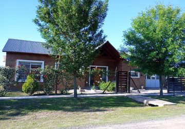 Chalet en Funes Norte – Luciano Molinas  al 1800